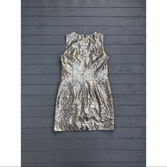 Banana Republic geometric sequin shift dress 8 - Picture 7 of 8